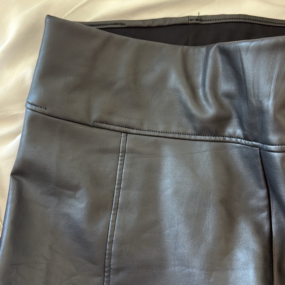 WOLFORD Women's Black Faux Leather Leggings - US 6 - Picture 4 of 8